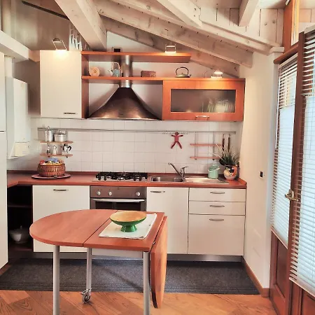 The Tiny House At Mergozzo, A Stone's Throw Away From Lago Maggiore * 메르고초