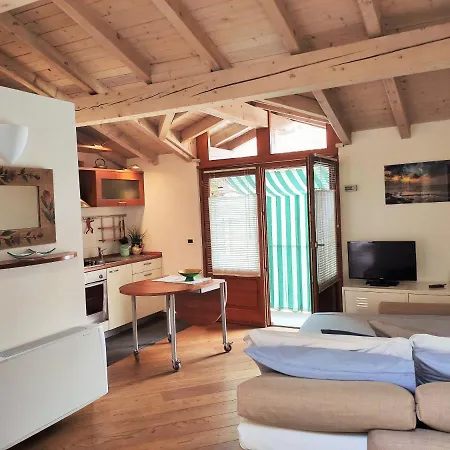 The Tiny House At Mergozzo, A Stone's Throw Away From Lago Maggiore 메르고초